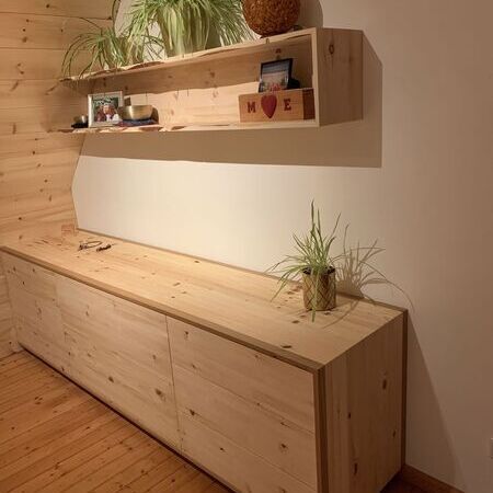 Kommode aus Zirbe-Massivholz